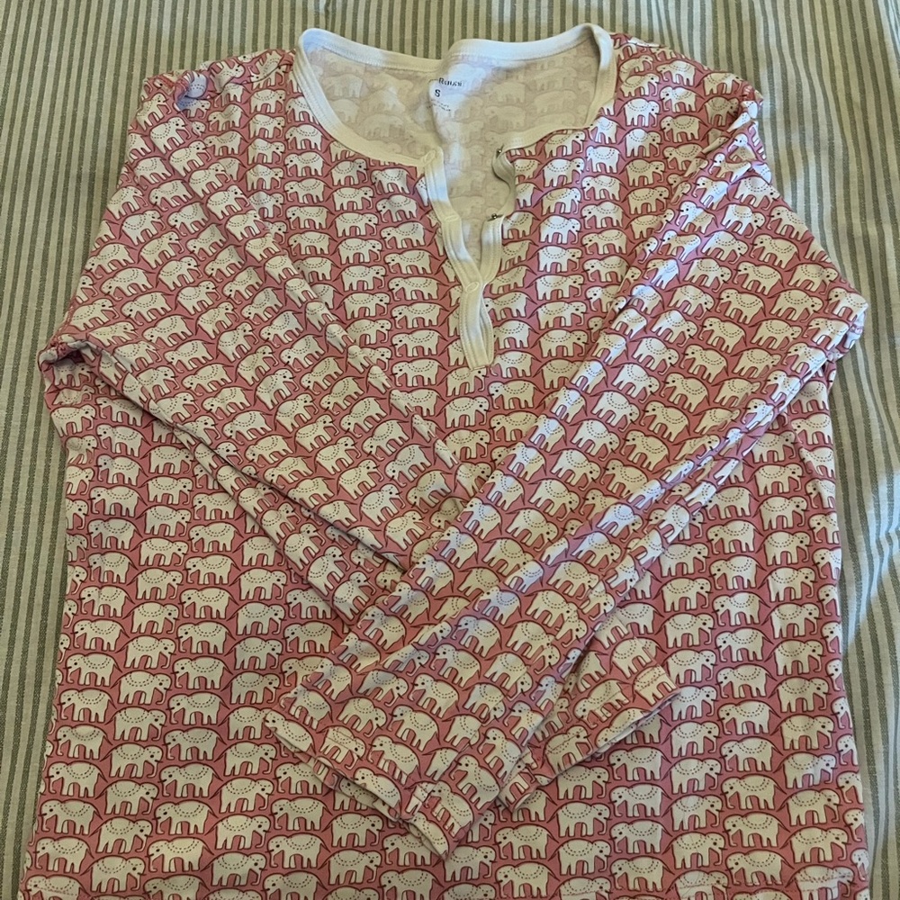 Roller Rabbit Pink and White Elephant Print Top